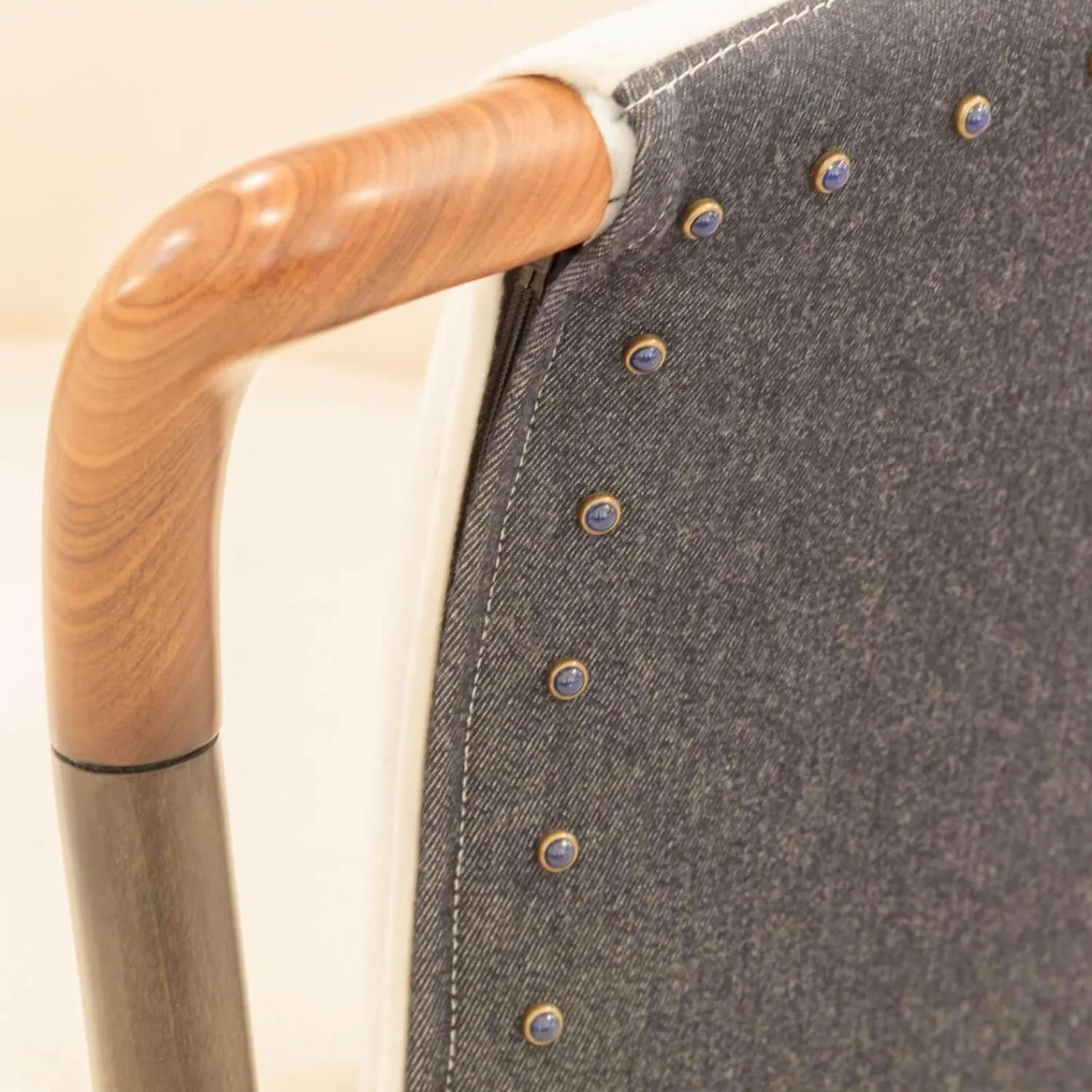 Giorgetti Loungesessel|Sessel Progetti 33220 Fashion Wolle Innen Kamet 2413 Weiß Außen Denim 100 Grau Gestell Matte Beizung Lack No 91