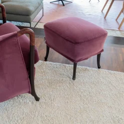 Giorgetti Fernsehsessel|Sessel Progetti 63340 Stoff Samt Adamo Und Eva 02 Aubergine Violett Pink Gestell Holz Matt Gebeizt Inklusive Hocker
