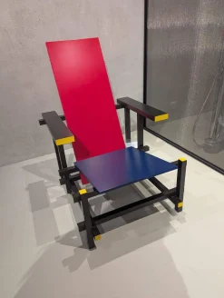 Cassina Loungesessel|Sessel Red and Blue Schichtholz Birke und Furnier Buche Mattglanz Blau Und Rot Gestell Buche Massiv Mattschwarz