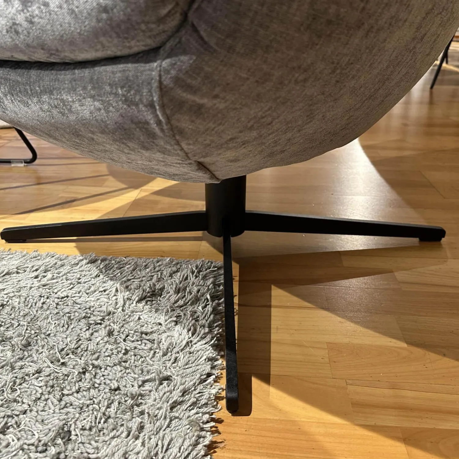 Signet Relaxsessel|Sessel Shar Pei Stoff Abby Grau Gestell Grau mit Hocker