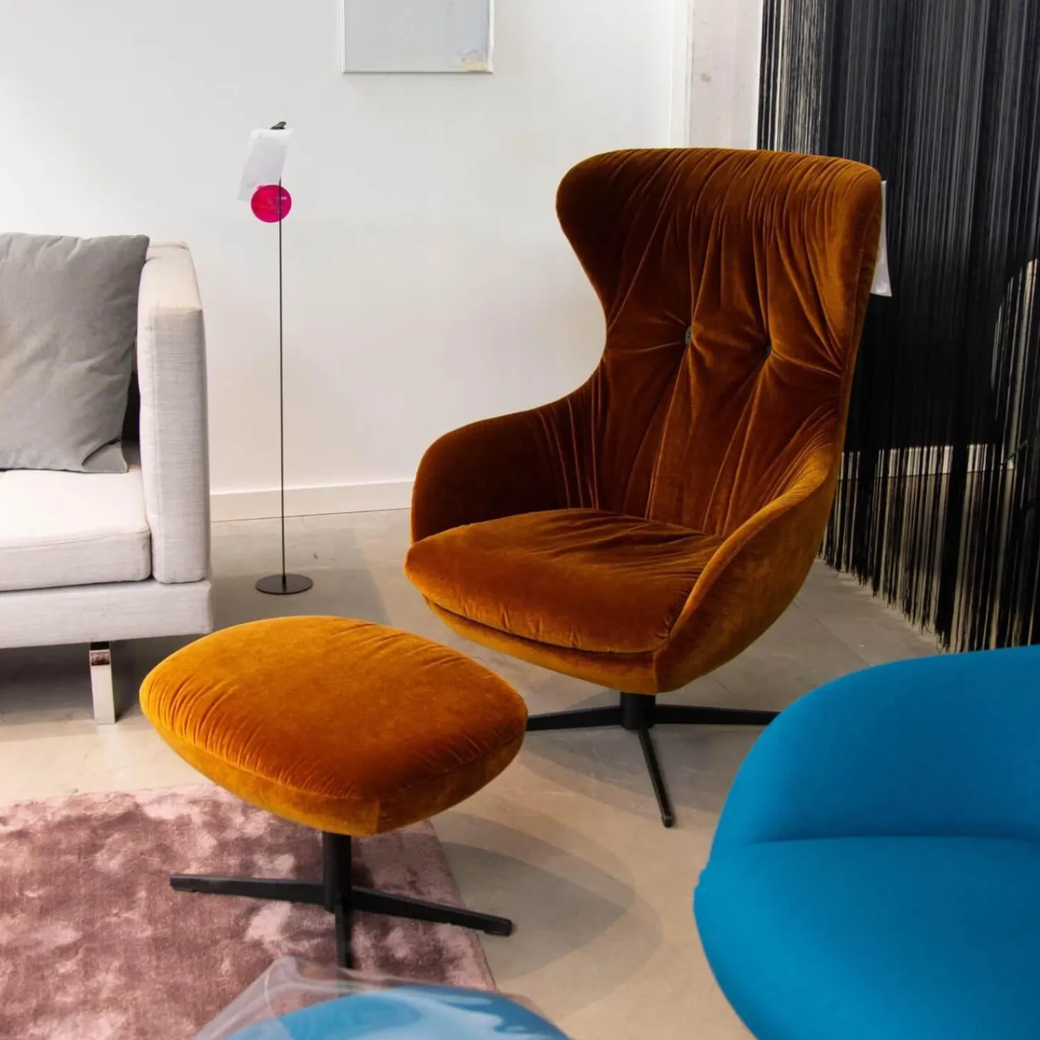 Signet Loungesessel|Sessel Shar Pei Stoff F Genua Kupfer Orange Braun Metallfuß Schwarz Inklusive Hocker