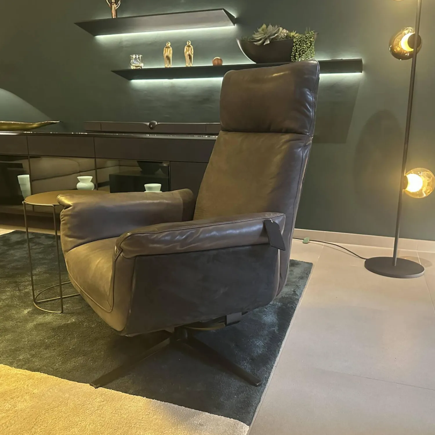 FSM Relaxsessel|Sessel Shelby Außen Leder Kashmir Schwarz Innen Leder Naturale Espresso Braun Gestell Stahl Schwarz Pulverbeschichtet