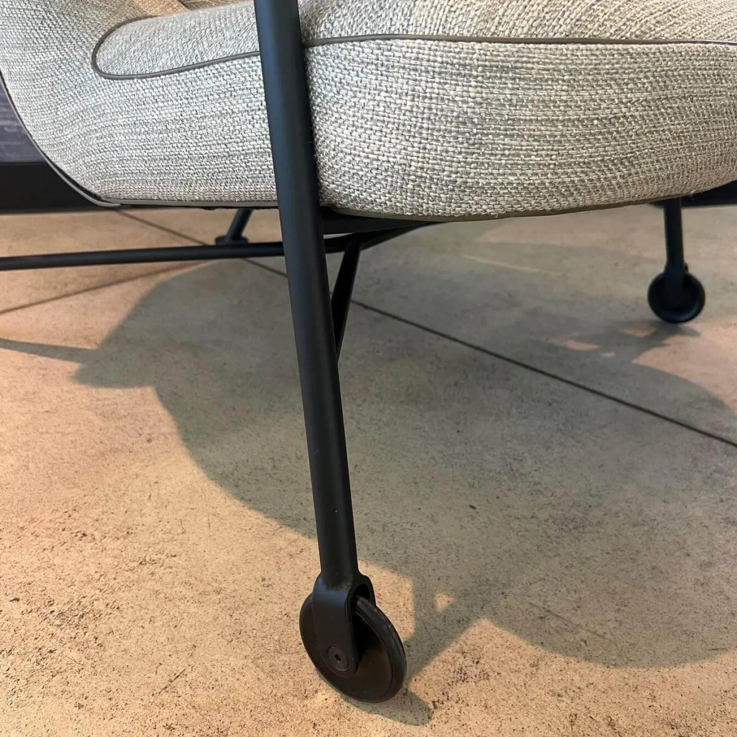 Walter Knoll Fernsehsessel|Loungesessel|Sessel Shinzo Stoff Lucia 7695 Nutmeg Grau Braun Rücken Leder Saddle Khaki Braun Gestell Bronze Pulverbeschichtet Mit Hocker