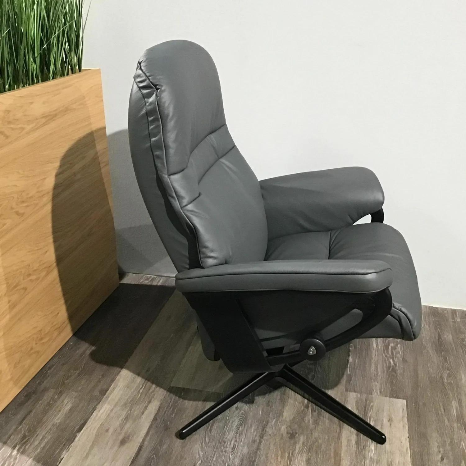 Stressless Relaxsessel|Sessel Sunrise Cross Leder Batick Grey Metall Schwarz mit Hocker