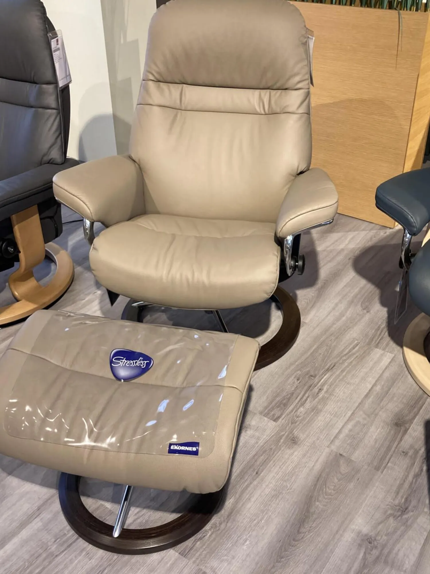 Stressless Relaxsessel|Sessel Sunrise M Leder Batick Mole 09 Beige Gestell Signatur 4 Mit Hocker