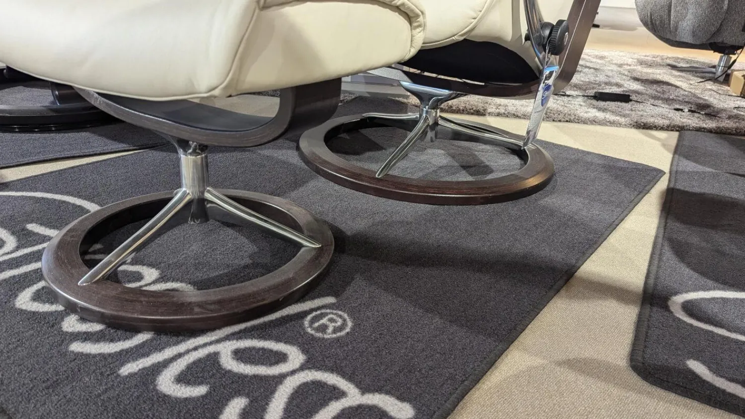 Stressless Relaxsessel|Sessel Sunrise M Leder Paloma Light Grey Grau Gestell Signature 40 Alu Poliert Holz Wenge Schwarz Mit Hocker