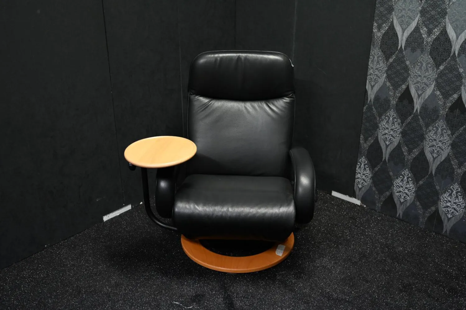 Elastoform Relaxsessel|Sessel Ted Leder 052-71 Schwarz mit Manueller Relaxfunktion und Ablagetisch