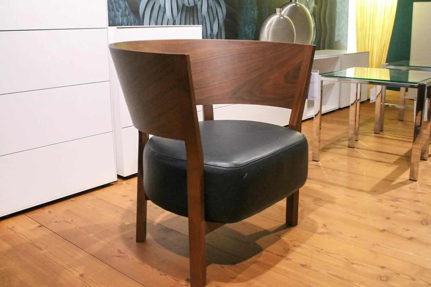 Conde House Loungesessel|Sessel Tosai Leder L3 Schwarz Gestell Nussbaum