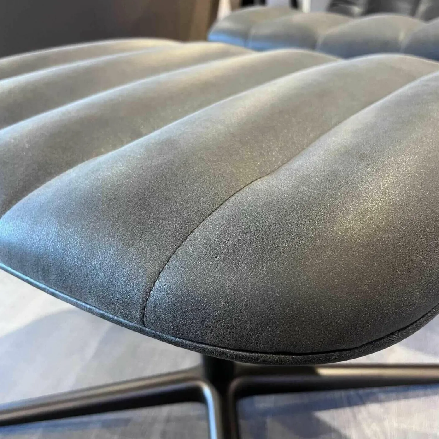 Walter Knoll Relaxsessel|Sessel Und Hocker Healey Lounge Leder Vintage mit Hocker 1410 Cigar 4-Fuss Kreuzgestell Alu Matt Bro