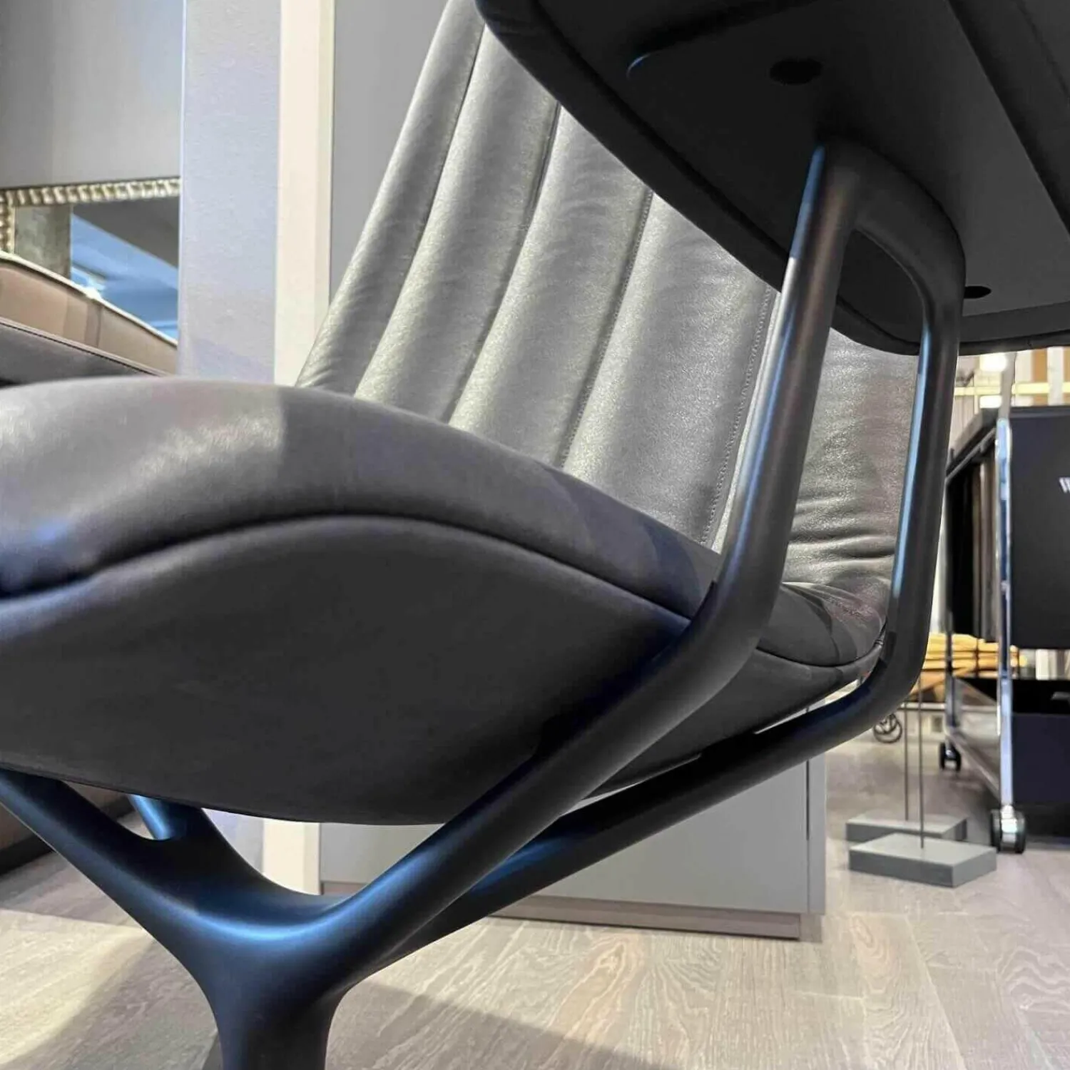 Walter Knoll Relaxsessel|Sessel Und Hocker Healey Lounge Leder Vintage mit Hocker 1410 Cigar 4-Fuss Kreuzgestell Alu Matt Bro