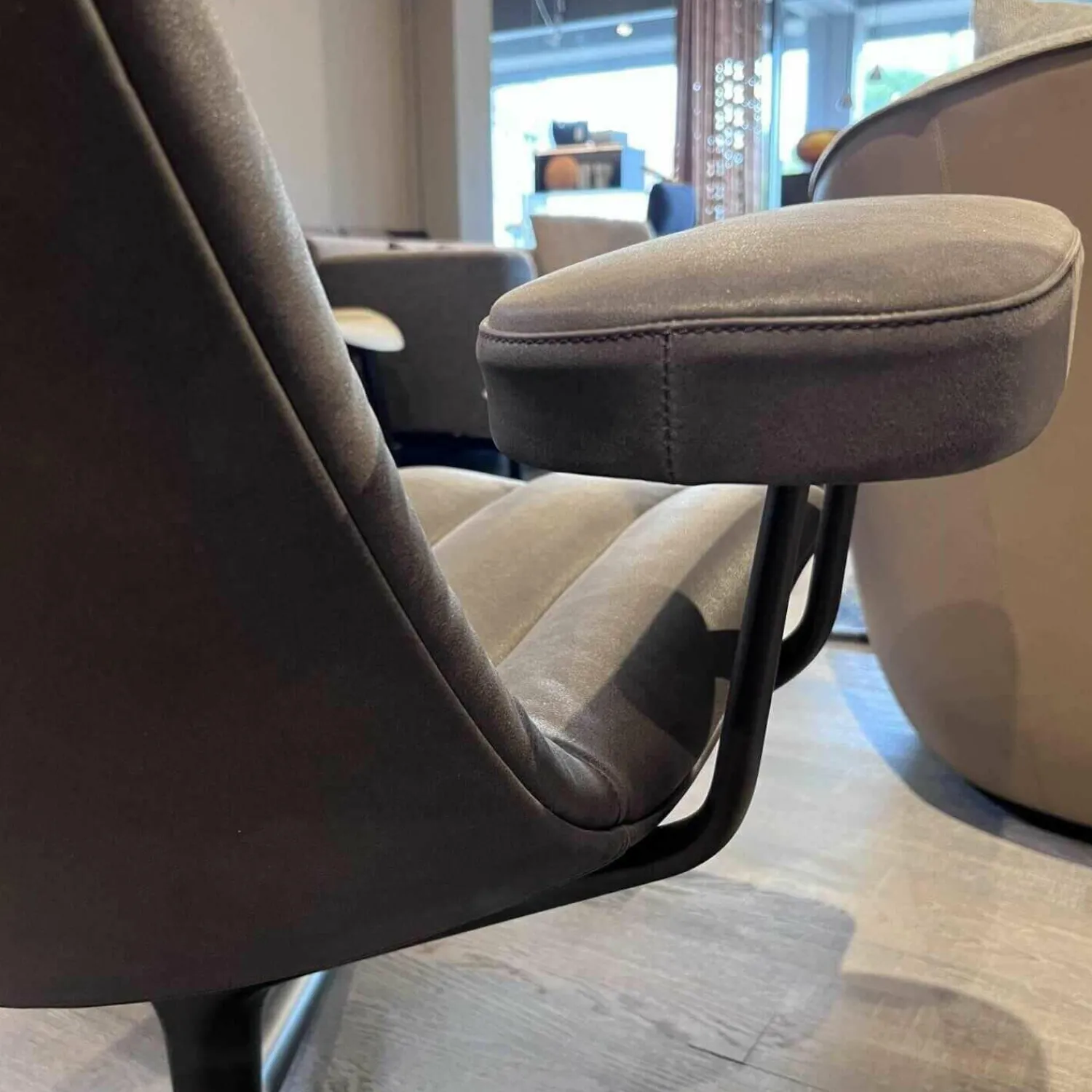 Walter Knoll Relaxsessel|Sessel Und Hocker Healey Lounge Leder Vintage mit Hocker 1410 Cigar 4-Fuss Kreuzgestell Alu Matt Bro