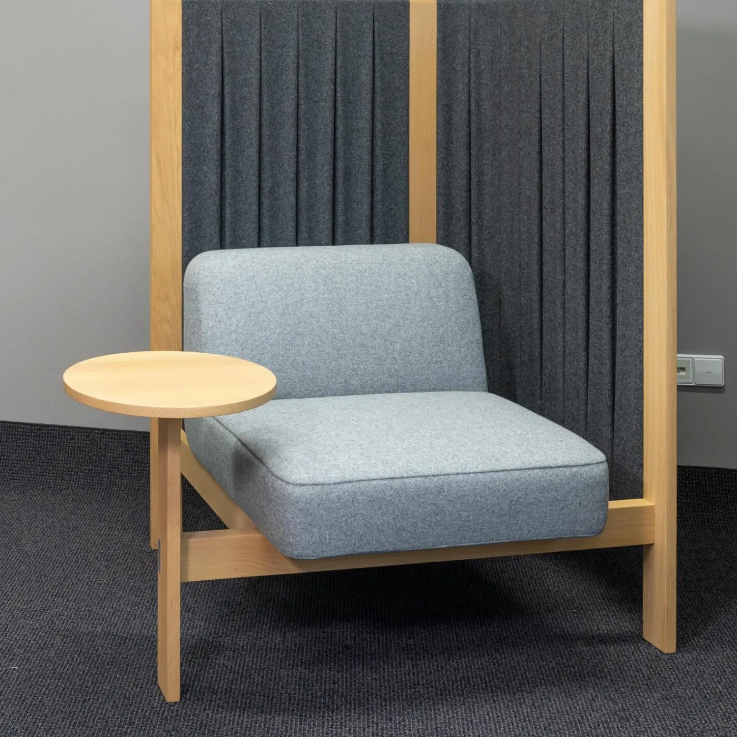 Girsberger Relaxsessel|Sessel Velum Mit Rück- und Seitenwand und Tisch