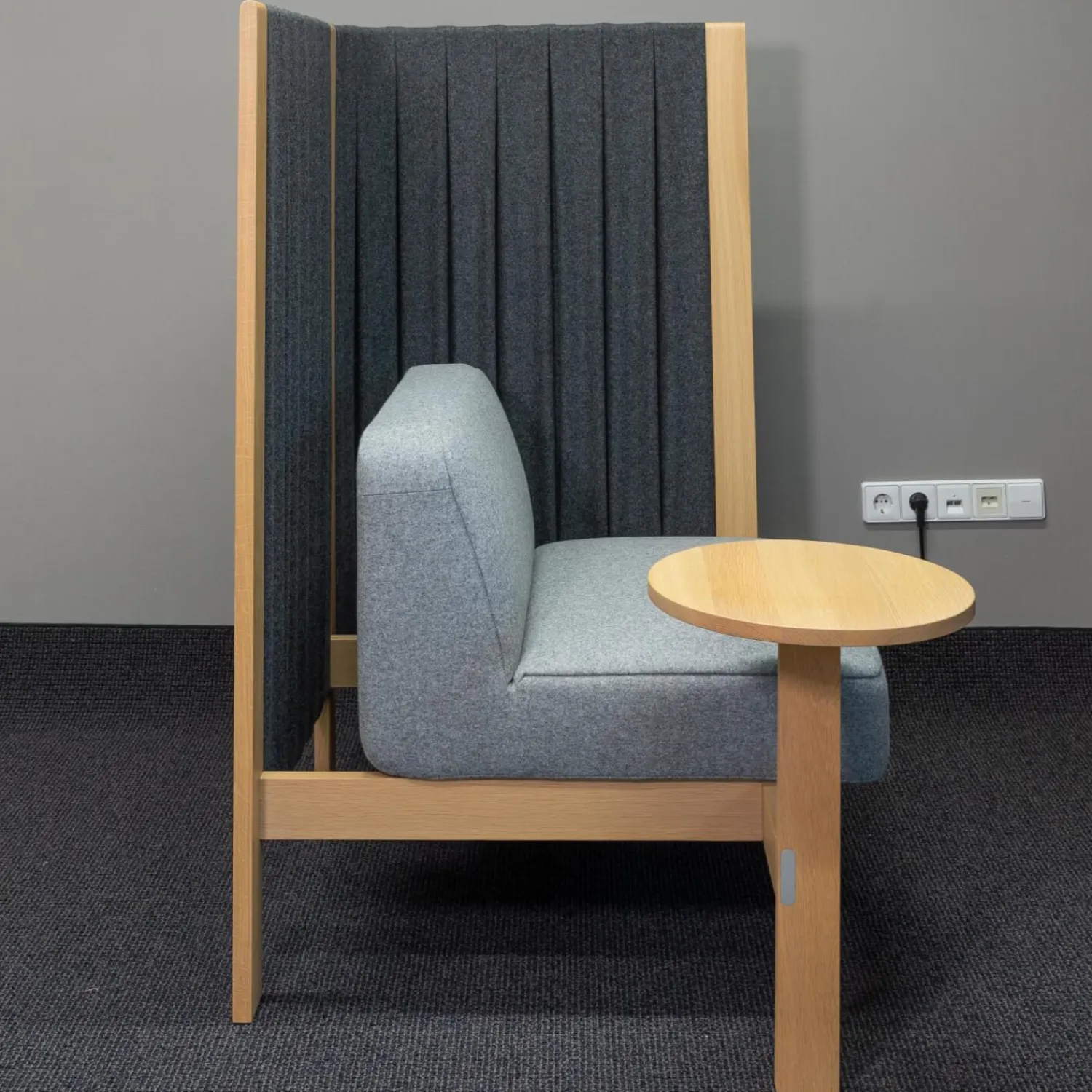 Girsberger Relaxsessel|Sessel Velum Mit Rück- und Seitenwand und Tisch