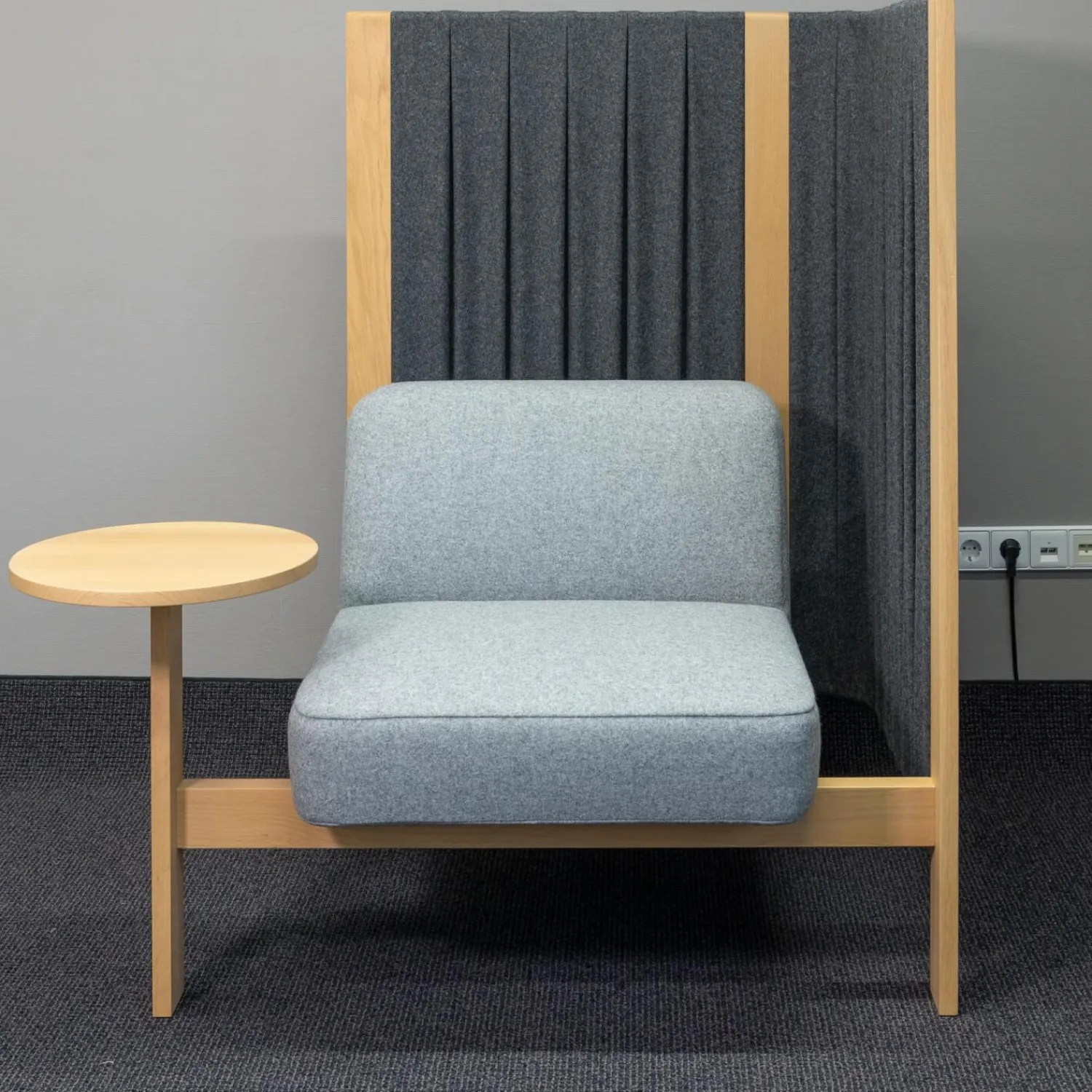 Girsberger Relaxsessel|Sessel Velum Mit Rück- und Seitenwand und Tisch