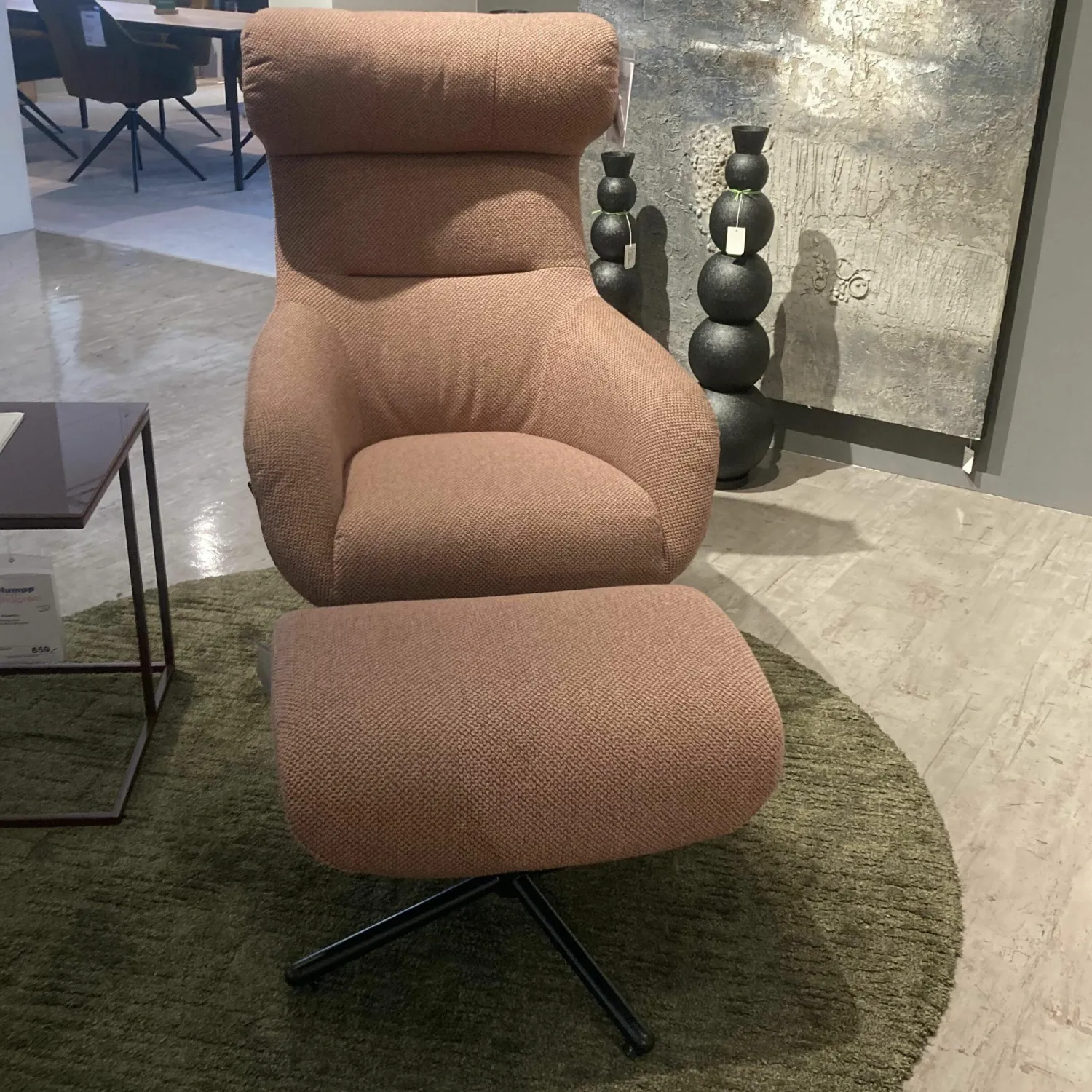 Brühl Relaxsessel|Sessel Victor Stoff Rose Kreuzfuß Metall Schwarz Drehfunktion mit Hocker