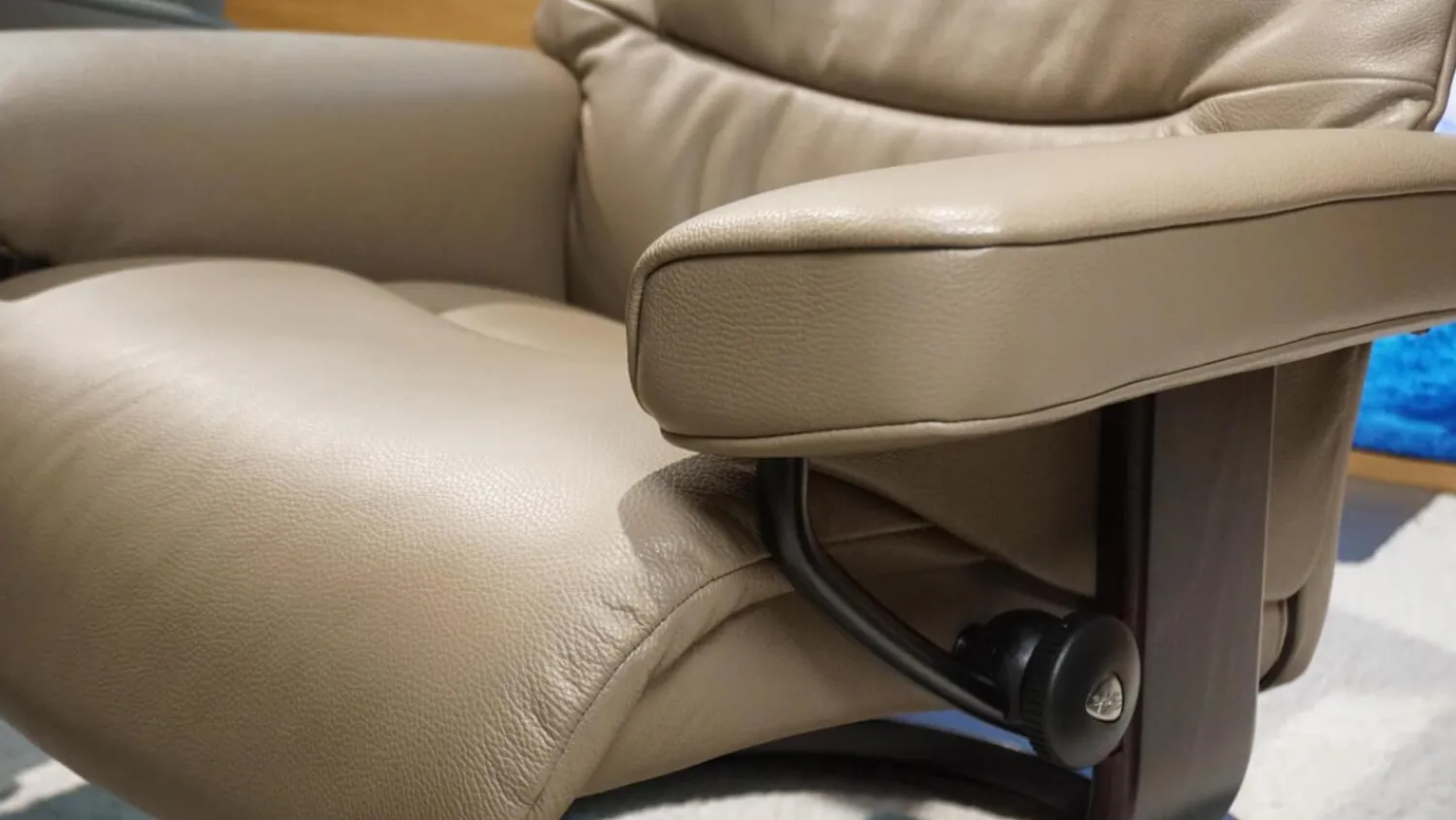 Stressless Relaxsessel|Sessel View M Leder Batick Mole Braun Gestell Classic Wenge Gebeizt Inklusive Hocker