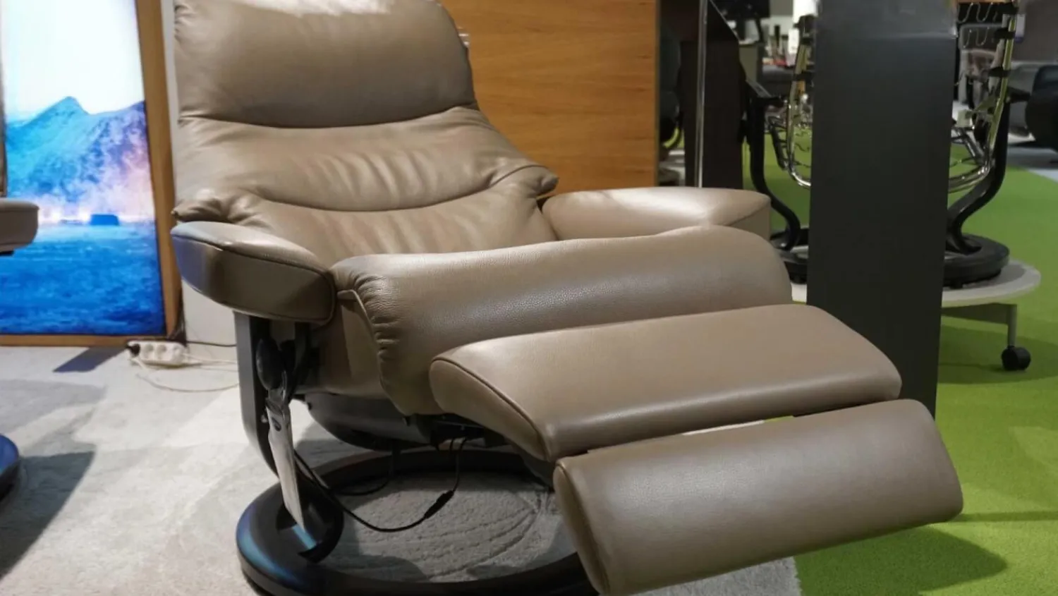 Stressless Relaxsessel|Sessel View M Leder Batick Mole Braun Füße Classic Wenge Gebeizt Mit Power Leg And Back