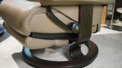 Stressless Relaxsessel|Sessel View M Leder Batick Mole Braun Füße Classic Wenge Gebeizt Mit Power Leg And Back