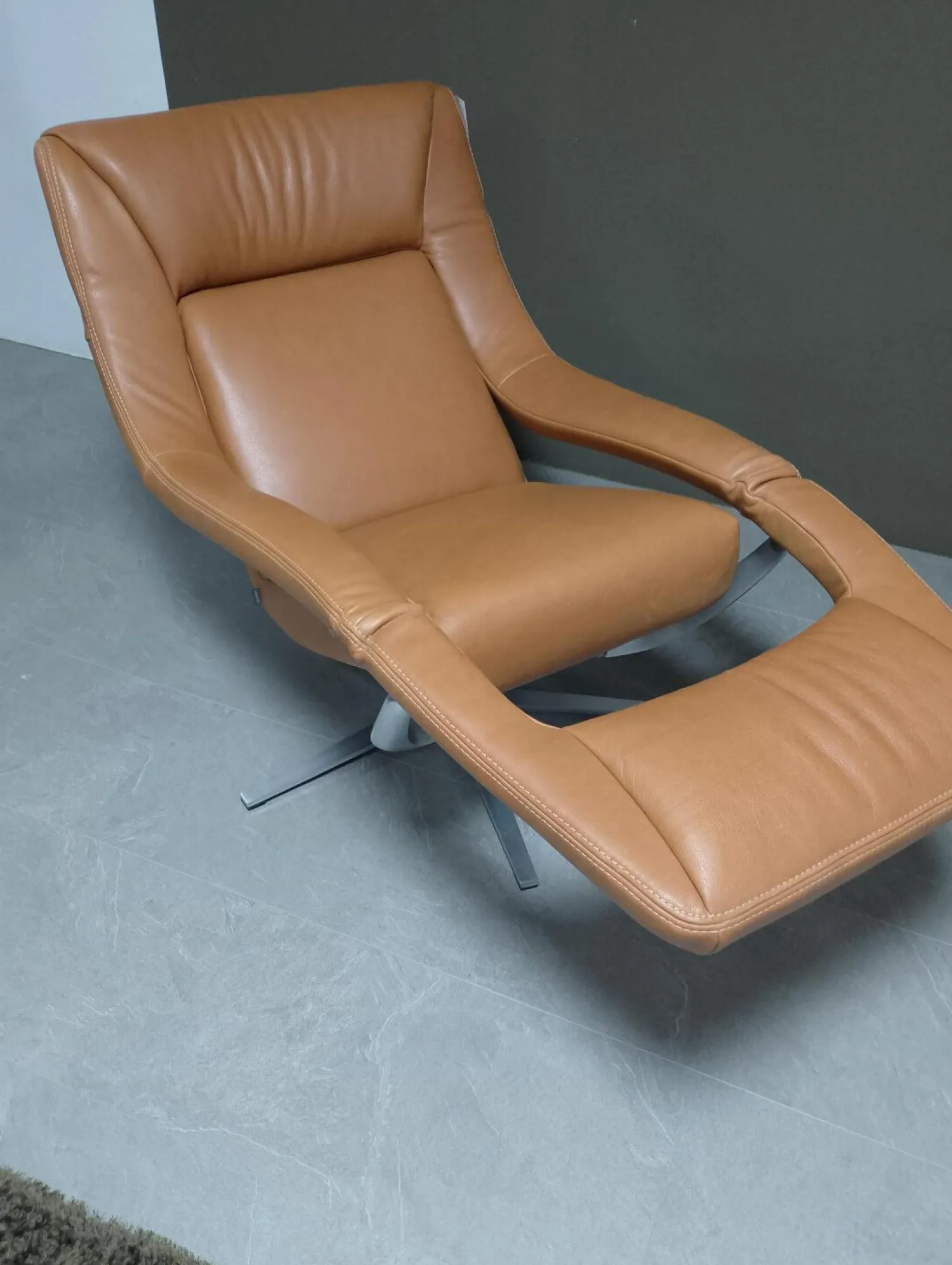 Koinor Relaxsessel|Sessel Yoko No 5 Leder B Toro Whisky Braun Gestell 5 Arm Drehkreuz Nickel Silber Satiniert