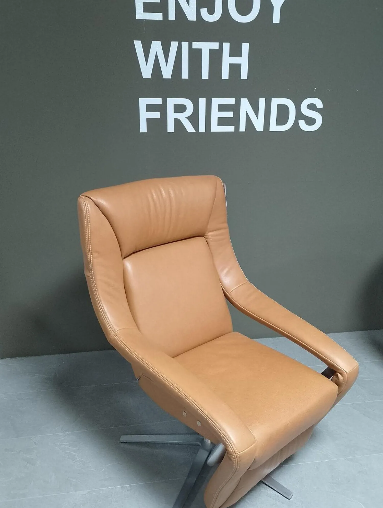 Koinor Relaxsessel|Sessel Yoko No 5 Leder B Toro Whisky Braun Gestell 5 Arm Drehkreuz Nickel Silber Satiniert