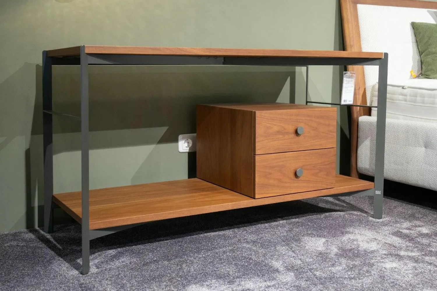 Rolf Benz Kommoden & Sideboards|Sideboard 914 Holzfurnier Farblos Lackiert Nussbaum Amerikanisch Gestell Stahl Lackiert