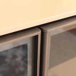 Molteni & C Vitrinen & Highboards|Sideboard 505 Korpus Dolomiti Grau Fronten Glaze Glastüren Zinnfarbig Abdeckplatte Taubengrau Metallgestell Zinnfarbig