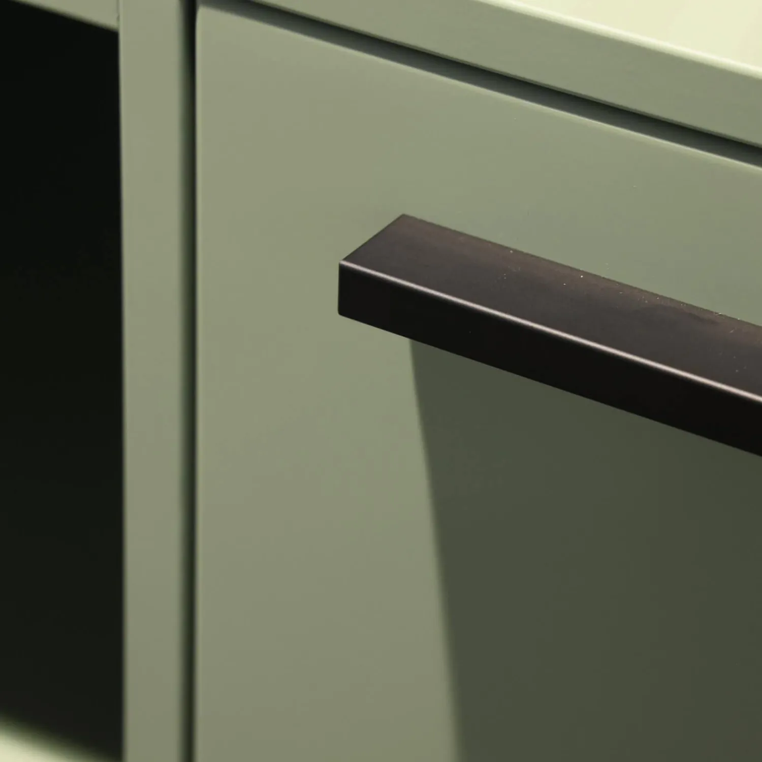 Contur Kommoden & Sideboards|Sideboard Biella Front Lack L460 Salbeigrün Satin Korpus K190 Lavaschwarz