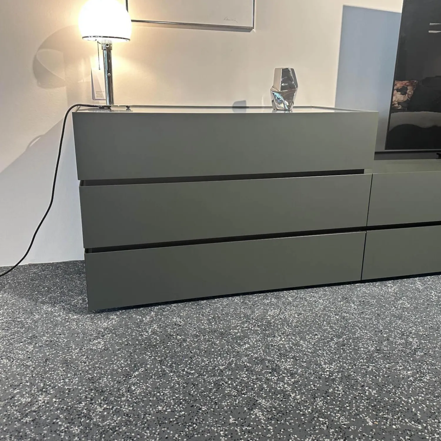 Interlübke Kommoden & Sideboards|Sideboard Cube Bold Mattlack M81 Bahia Grau Grün Griffmulde 082 Brüniert