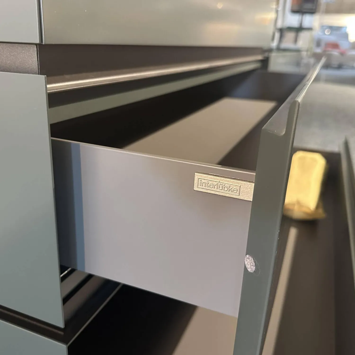Interlübke Kommoden & Sideboards|Sideboard Cube Bold Mattlack M81 Bahia Grau Grün Griffmulde 082 Brüniert