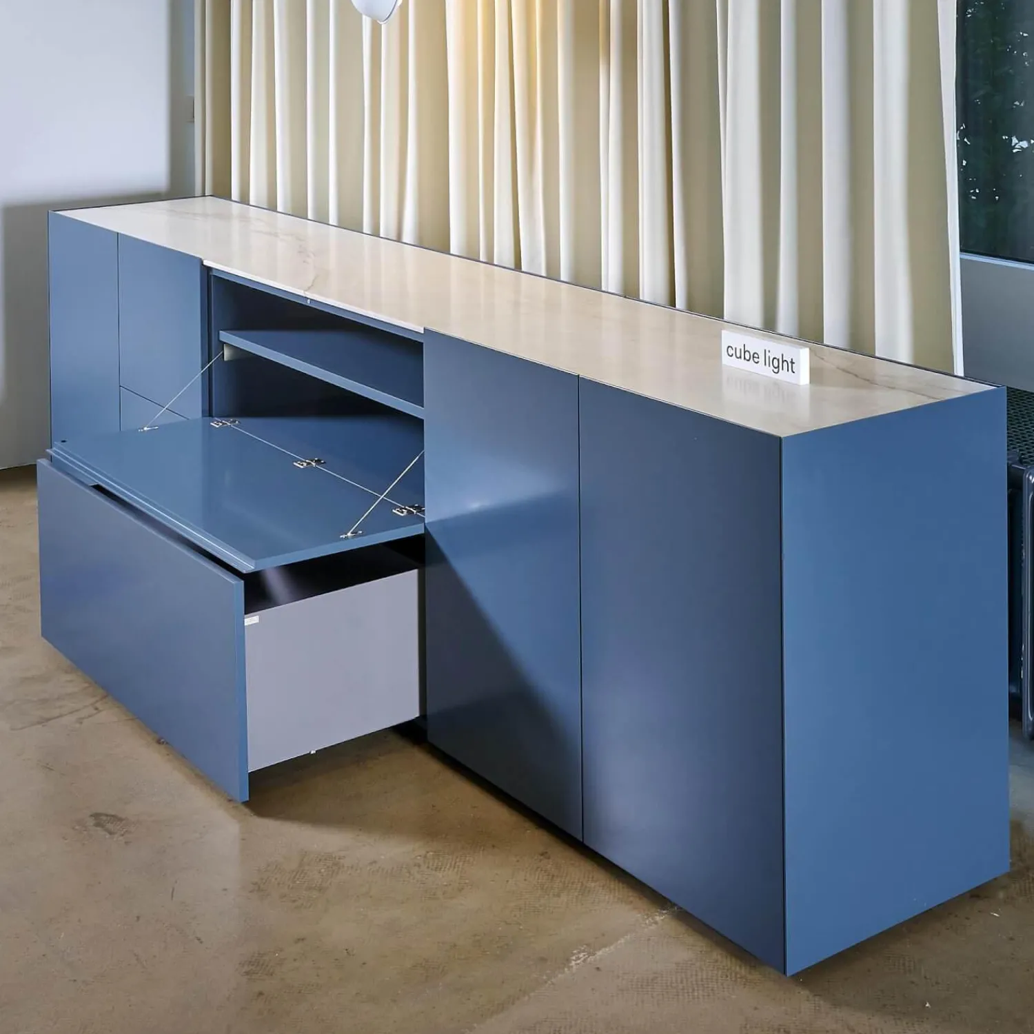 Interlübke Kommoden & Sideboards|Sideboard Cube Light Lack Atlantik mit Abdeckplatte Quarzit Taj Mahal und Hintergrundbeleuchtung