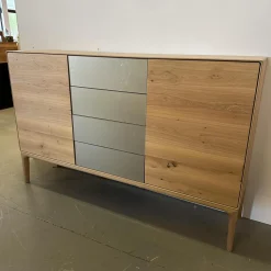 Scholtissek Kommoden & Sideboards|Sideboard Fira Knorrige Eiche Puro Geölt Glas MO 137 Platin Glänzend Grau