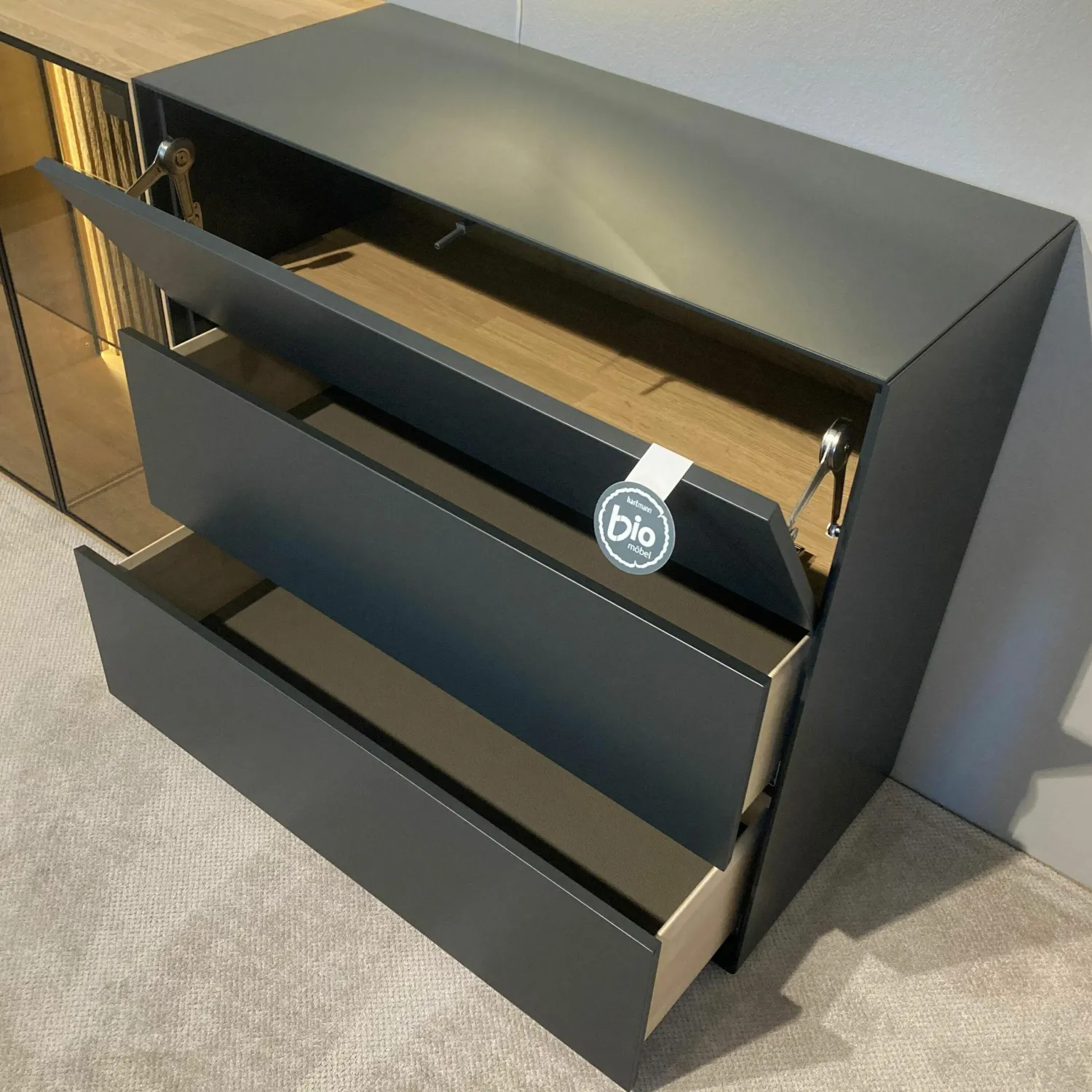 Hartmann Kommoden & Sideboards|Sideboard Hilke Massives Birkenholz Anthrazit mit Applikationen aus Kerneiche Natur