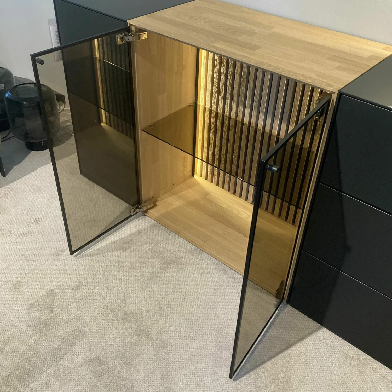 Hartmann Kommoden & Sideboards|Sideboard Hilke Massives Birkenholz Anthrazit mit Applikationen aus Kerneiche Natur