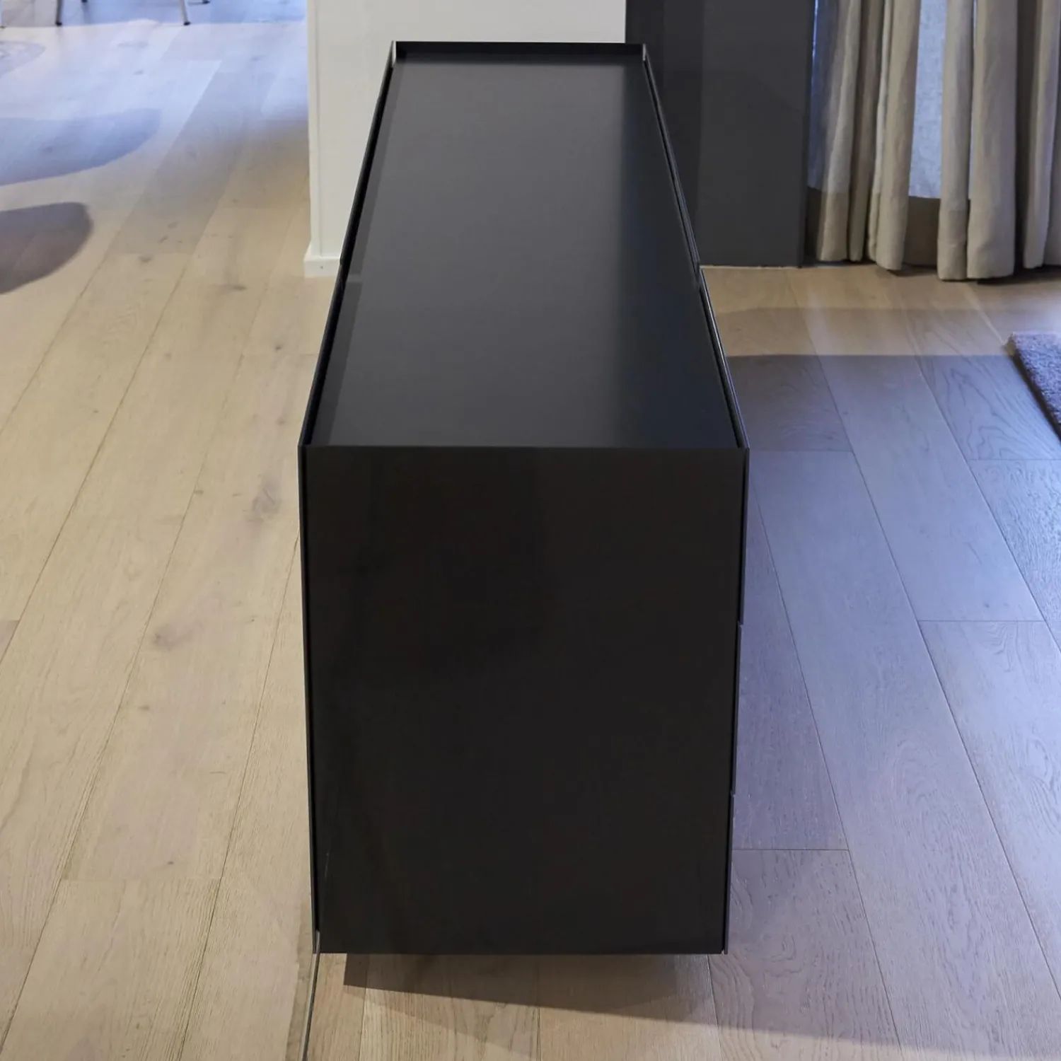 Interlübke Kommoden & Sideboards|Sideboard Jorel J 4036 Korpus Lack Matt 21 Anthrazit Front Glas Optiwhite Anthrazit S21 Lackiert