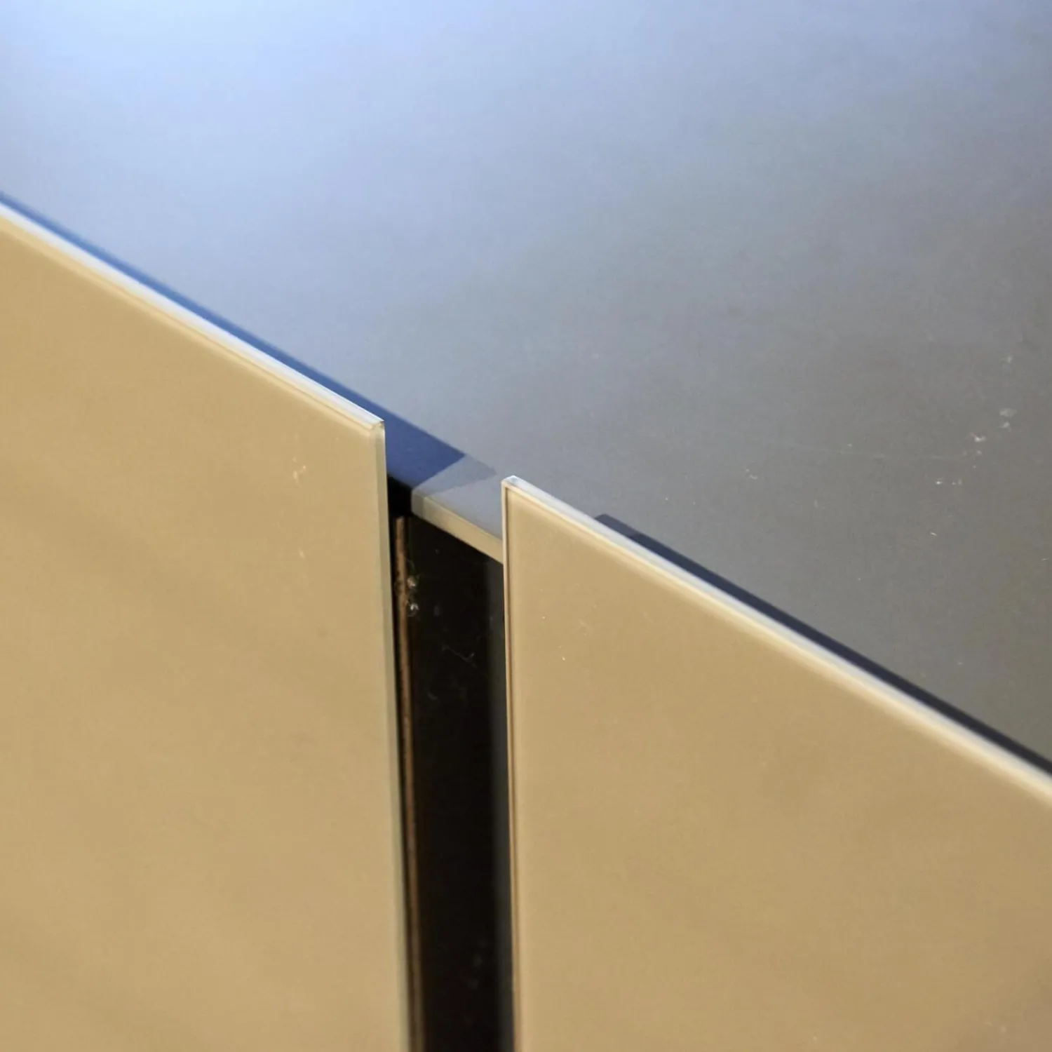 Interlübke Kommoden & Sideboards|Sideboard Jorel J 4036 Korpus Lack Matt 21 Anthrazit Front Glas Optiwhite Anthrazit S21 Lackiert