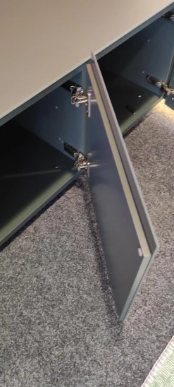 Interlübke Kommoden & Sideboards|Sideboard Jorel Lack Bahia M81 Matt Grün Front und Abdeckplatte Glas Bahia Matt T81 Schwarz