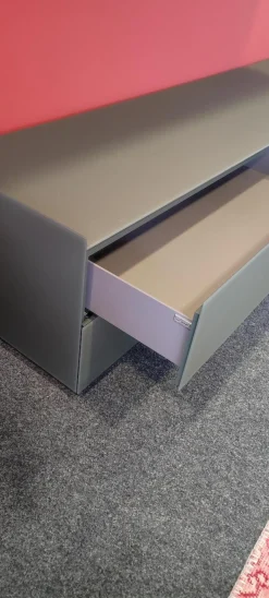 Interlübke Kommoden & Sideboards|Sideboard Jorel Lack Bahia M81 Matt Grün Front und Abdeckplatte Glas Bahia Matt T81 Schwarz