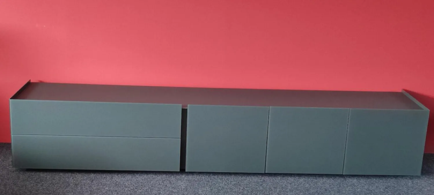 Interlübke Kommoden & Sideboards|Sideboard Jorel Lack Bahia M81 Matt Grün Front und Abdeckplatte Glas Bahia Matt T81 Schwarz