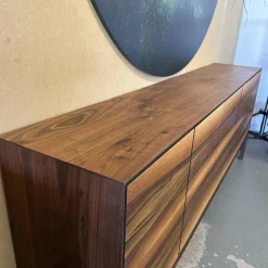 Scholtissek Kommoden & Sideboards|Sideboard Linum Astiger Nussbaum Natur Geölt Front Europäischer Nussbaum Innen Birke