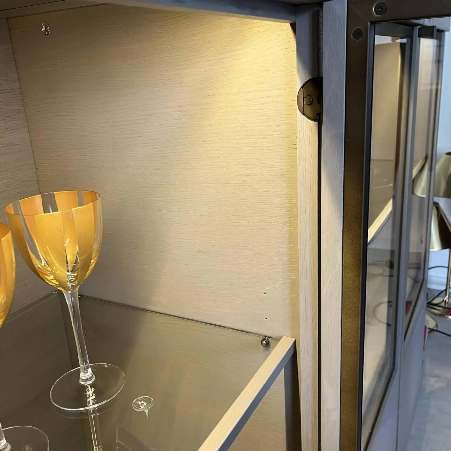 Form Exclusiv Kommoden & Sideboards|Sideboard Madison 4-türig Korpus Eiche Grau Gebeizt Türen Glas Mit Beleuchtung