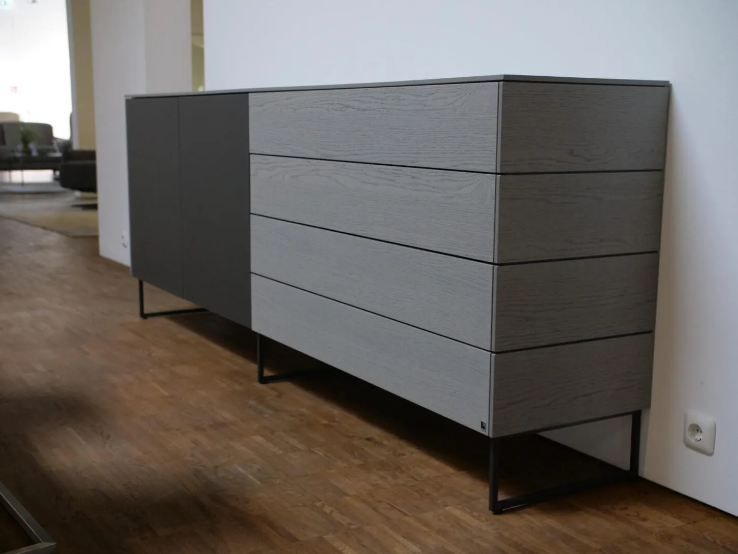 WK Wohnen Kommoden & Sideboards|Sideboard Modell Wk 420 Viva in Eiche Grau Mattglas Lack Schwarz mit push top open