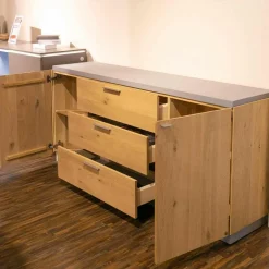 Hartmann Kommoden & Sideboards|Sideboard MR Tomeo Kerneiche Natur Massiv Griffe Aluminium
