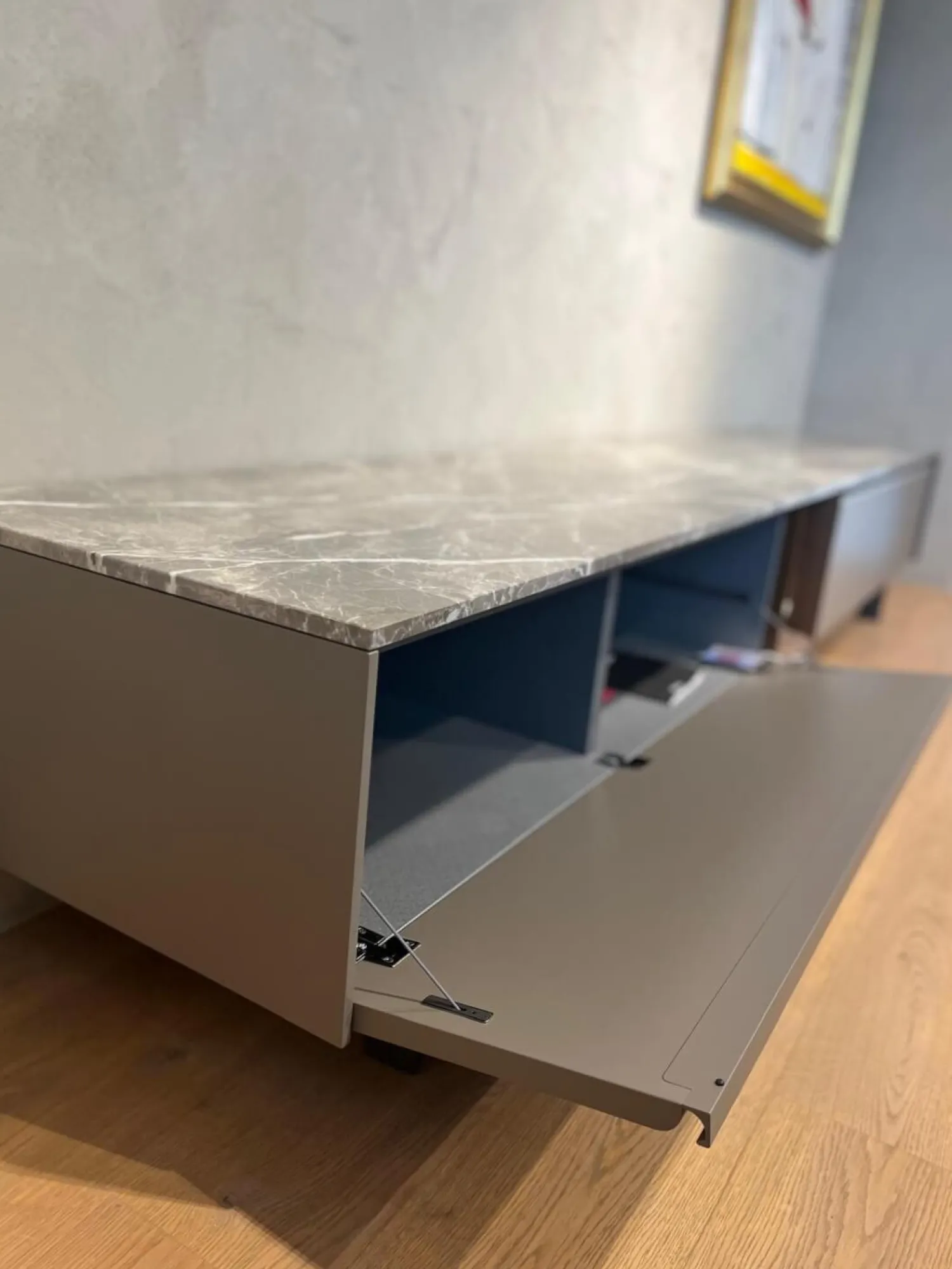 Molteni & C Kommoden & Sideboards|Sideboard Password Evolution Abdeckplatte Marmorplatte Orientgrau Korpus Melamin Batik Schiefergrau Gestell Zinnfarbig