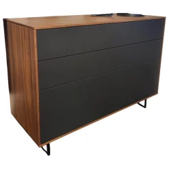 Paul Lindberg Kommoden & Sideboards|Sideboard pl.Cera Nussbaum Natur Geplankt Front Lack Seidenmatt Anthrazit Metallfüße Schwarz Lackiert