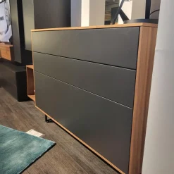 Paul Lindberg Kommoden & Sideboards|Sideboard pl.Cera Nussbaum Natur Geplankt Front Lack Seidenmatt Anthrazit Metallfüße Schwarz Lackiert