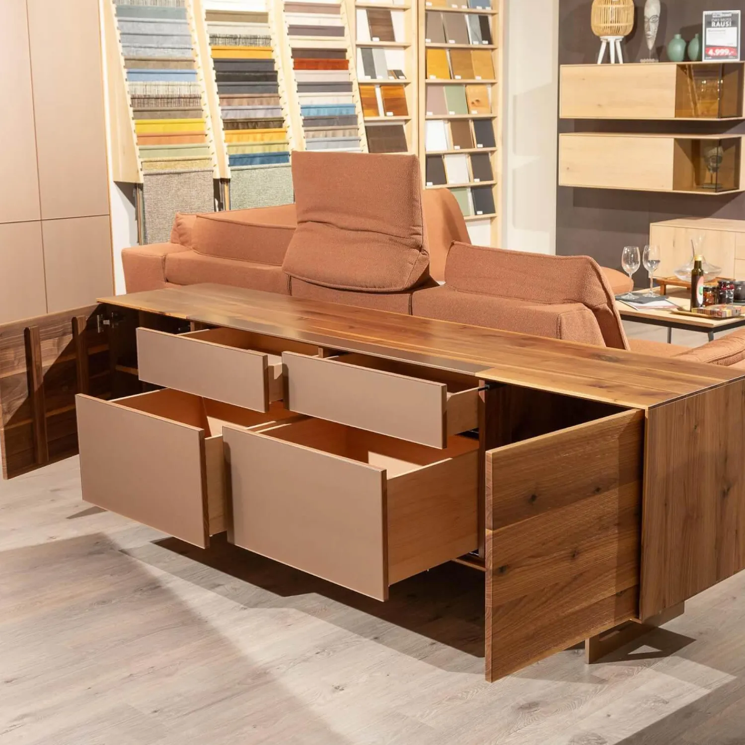 Anrei Kommoden & Sideboards|Sideboard Puro Syle 231 2 Astnuss Massiv Natur Geölt Farbglas Bronce Matt Sockel Metallrahmen Bronce Bronze Fußgestell Metall