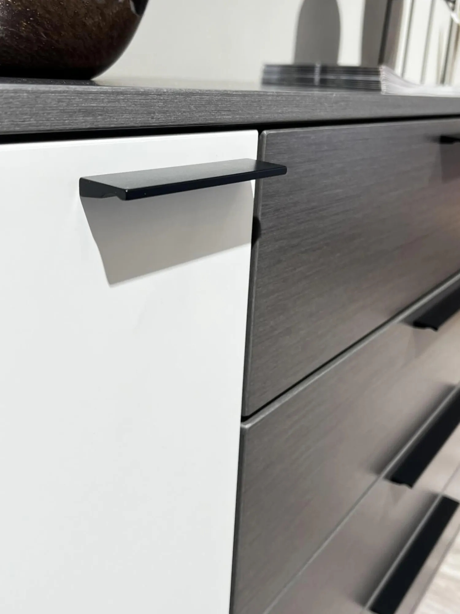 Musterring Kommoden & Sideboards|Sideboard 2R Kara Frame Lack Weiß Und Mantelseiten Feinschliff Grigio Schwarz