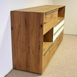 Decker Kommoden & Sideboards|Sideboard Ramos in Astbuche Massiv Naturbelassen Geölt Frontakzente Glas Weiß mit Beleuchtung