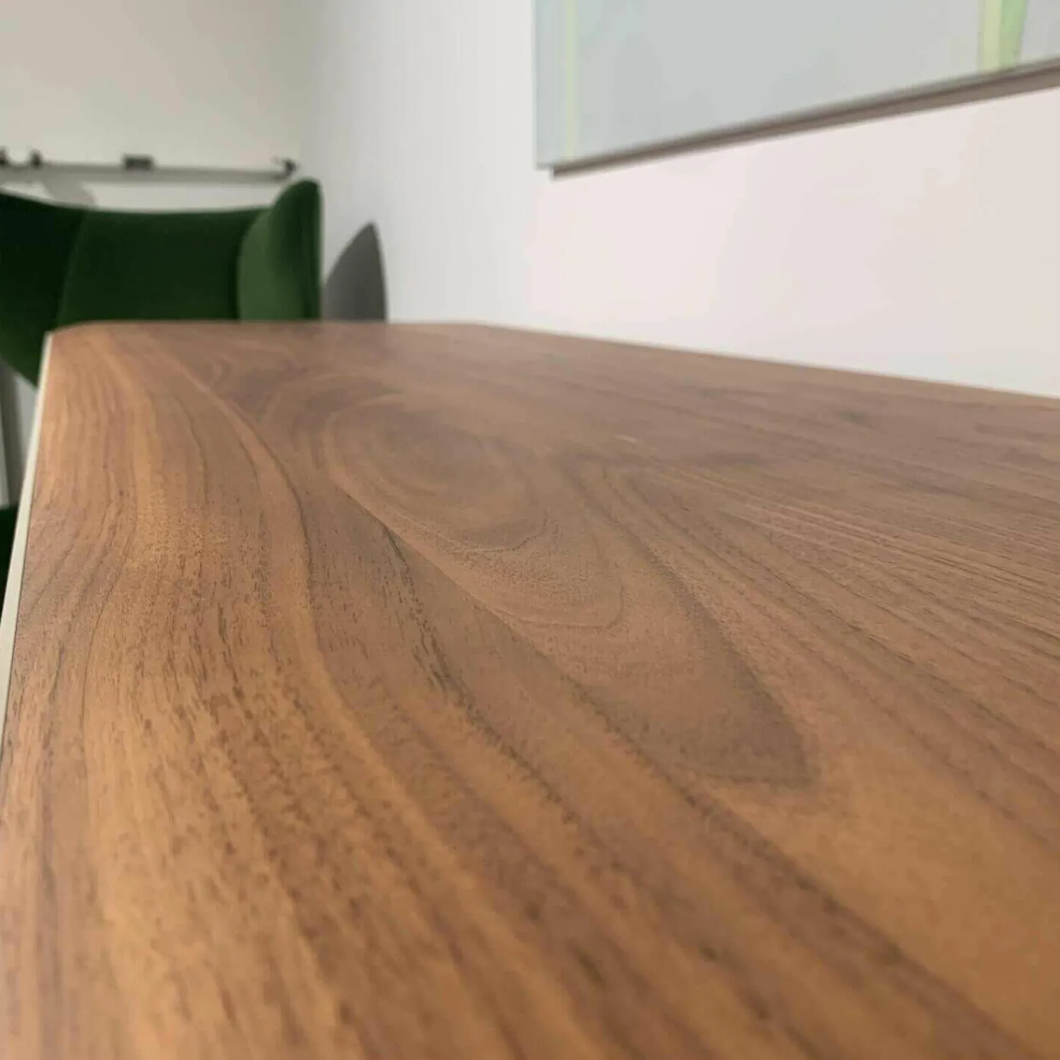 YOMEI Kommoden & Sideboards|Sideboard S100 Nussbaum Taupe Zierleiste Edelstahl Poliert