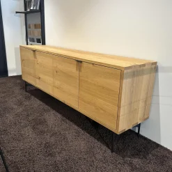 Janua Kommoden & Sideboards|Sideboard SC21 Eiche Natur Geölt Mit Ästen Füße Y Gestell H23 RAL9005 Tiefschwarz Schwarz